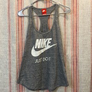 Medium Nike tank